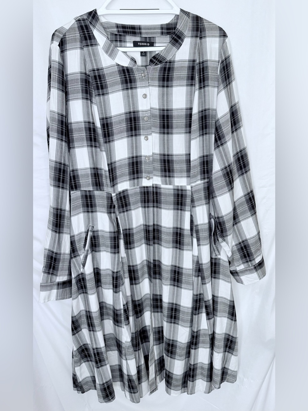 torrid Black and White Plaid Tunic (Cardigan) with Pockets